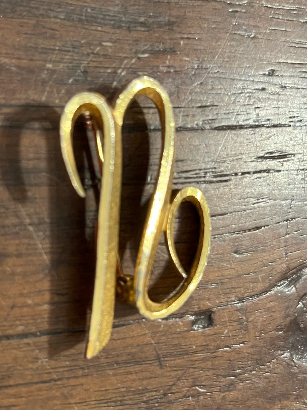 Vintage Mamselle Textured Gold Tone Cursive Script Initial N Brooch Pin